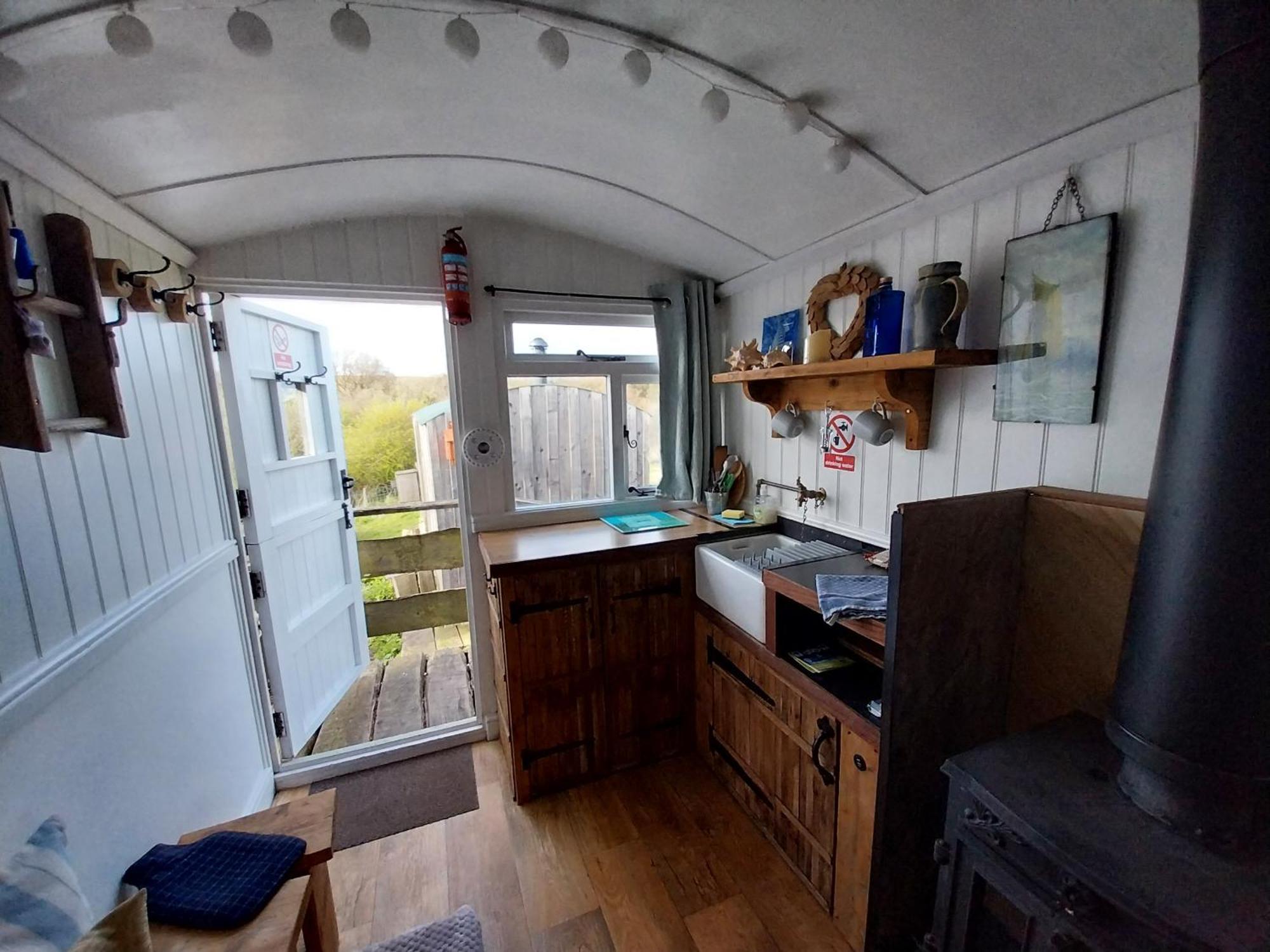 Meadowbeck - Shepherd Huts Fylingdales Ngoại thất bức ảnh