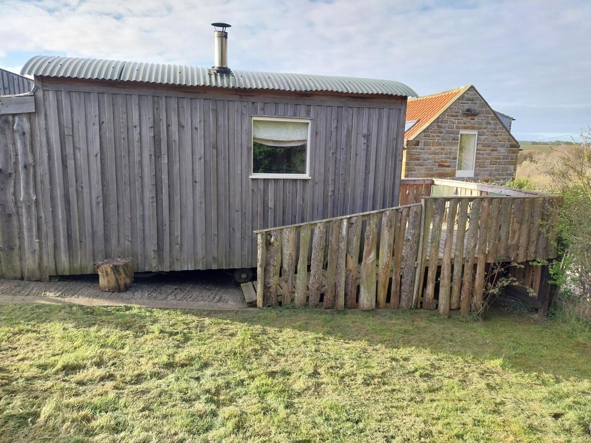 Meadowbeck - Shepherd Huts Fylingdales Ngoại thất bức ảnh