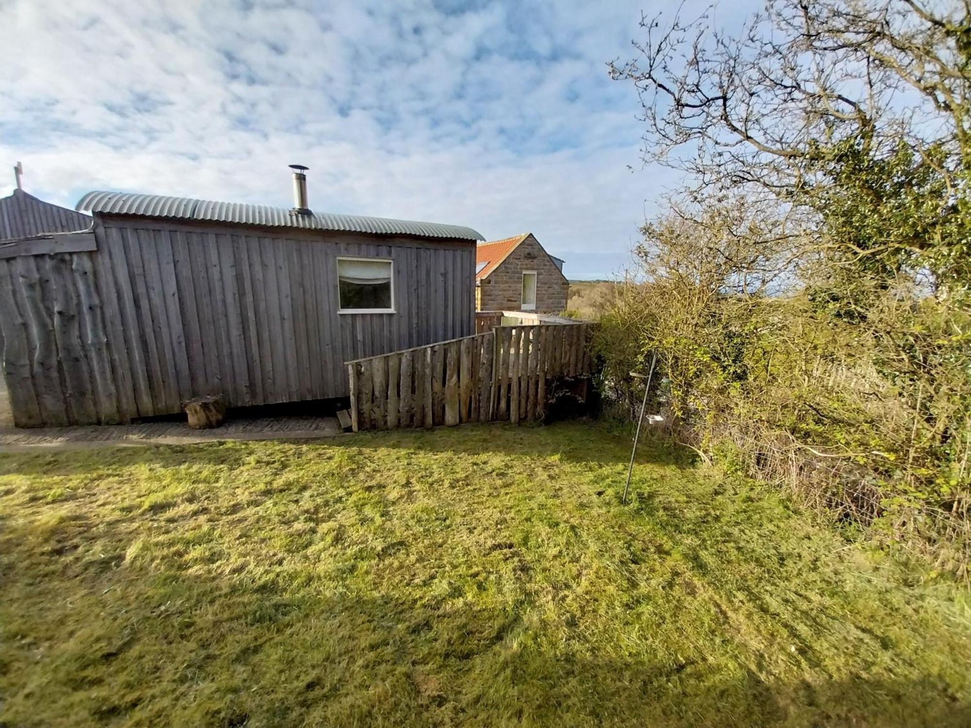 Meadowbeck - Shepherd Huts Fylingdales Ngoại thất bức ảnh