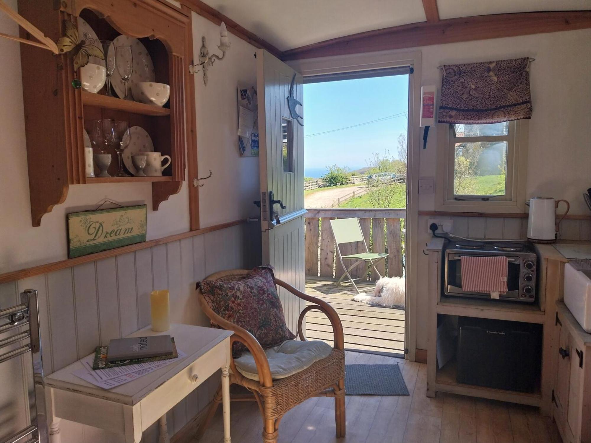 Meadowbeck - Shepherd Huts Fylingdales Ngoại thất bức ảnh