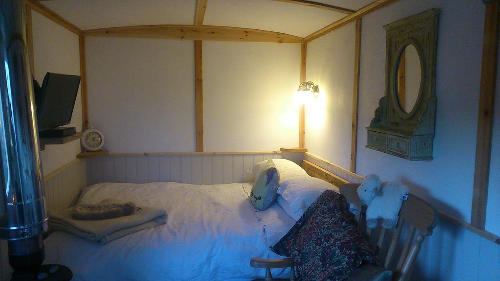Meadowbeck - Shepherd Huts Fylingdales Ngoại thất bức ảnh