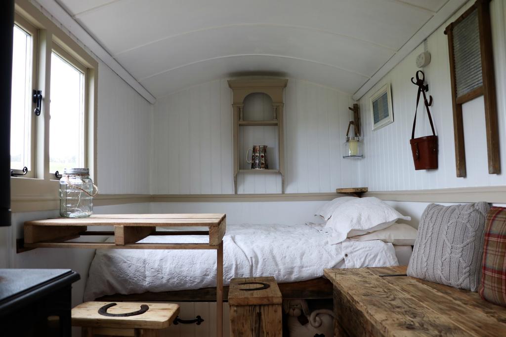 Meadowbeck - Shepherd Huts Fylingdales Ngoại thất bức ảnh