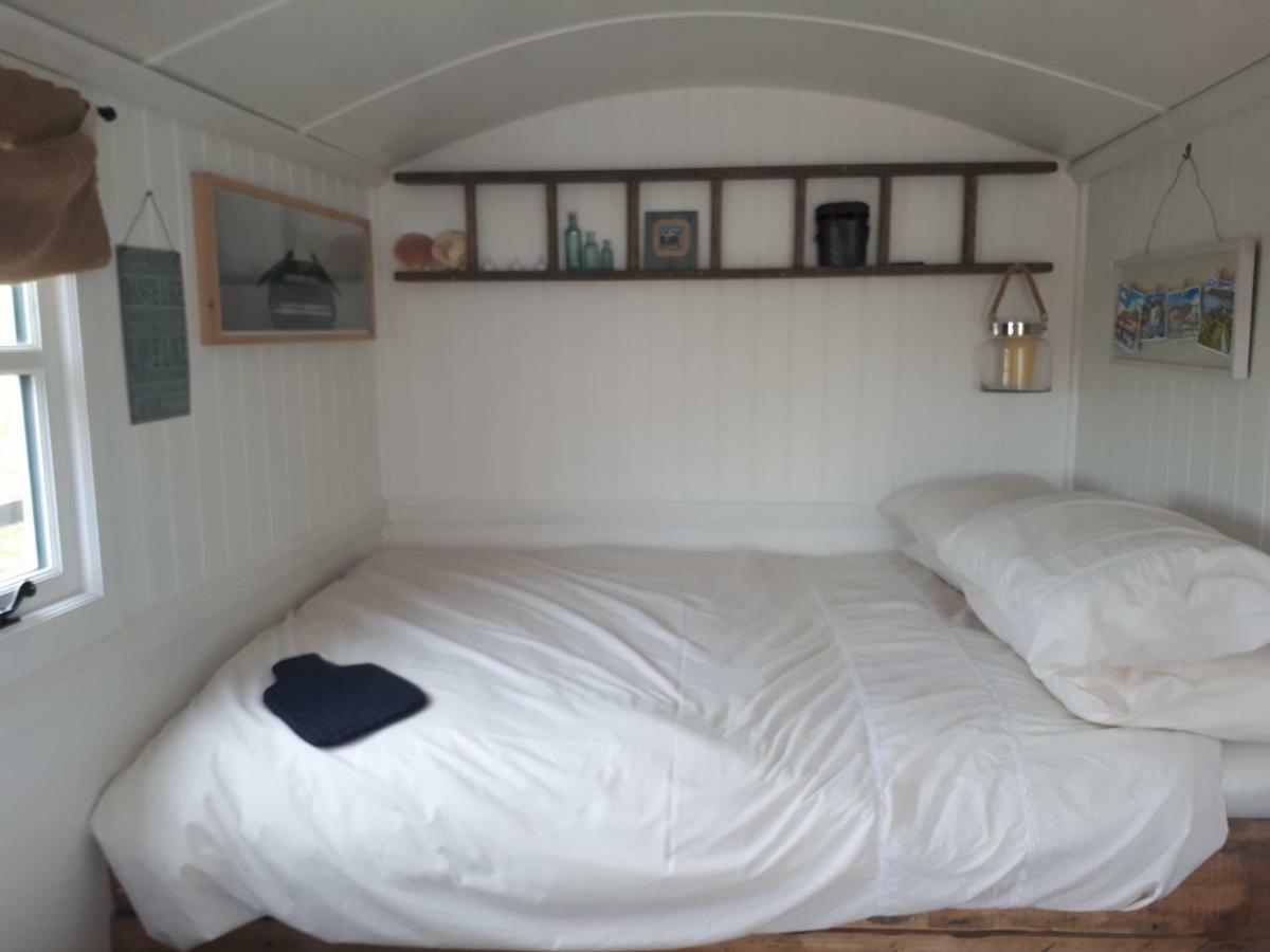 Meadowbeck - Shepherd Huts Fylingdales Ngoại thất bức ảnh