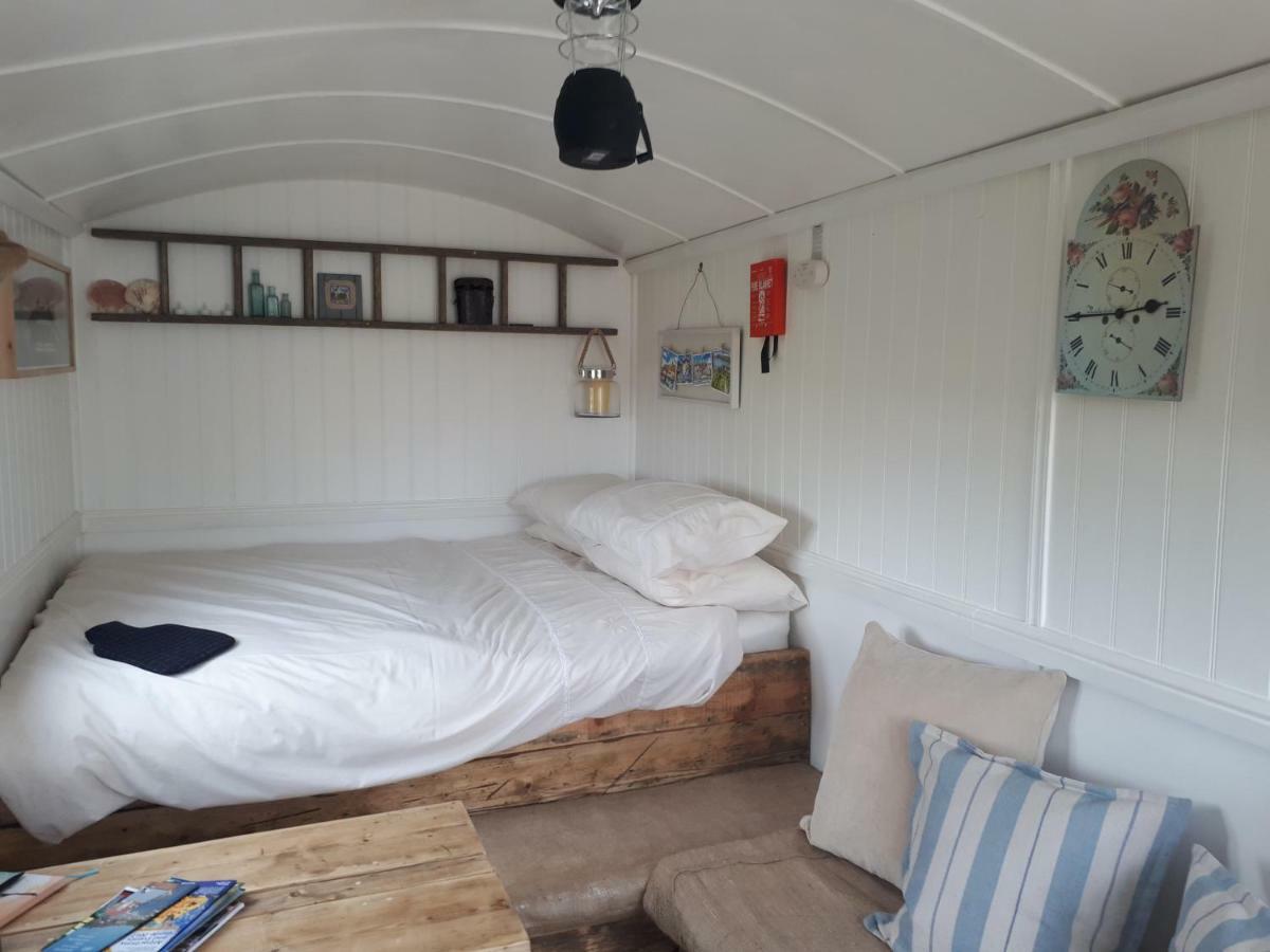 Meadowbeck - Shepherd Huts Fylingdales Ngoại thất bức ảnh