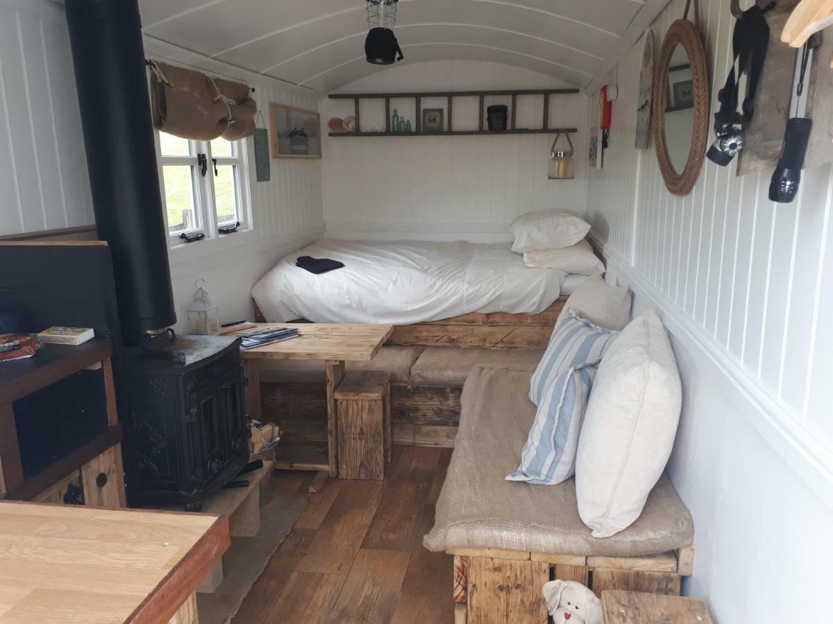 Meadowbeck - Shepherd Huts Fylingdales Ngoại thất bức ảnh
