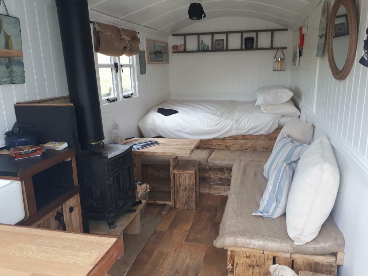 Meadowbeck - Shepherd Huts Fylingdales Ngoại thất bức ảnh
