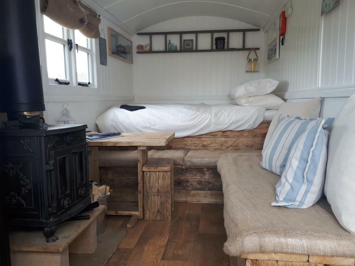 Meadowbeck - Shepherd Huts Fylingdales Ngoại thất bức ảnh